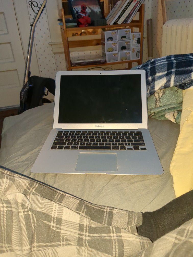 MacBook Air 13" (2012)