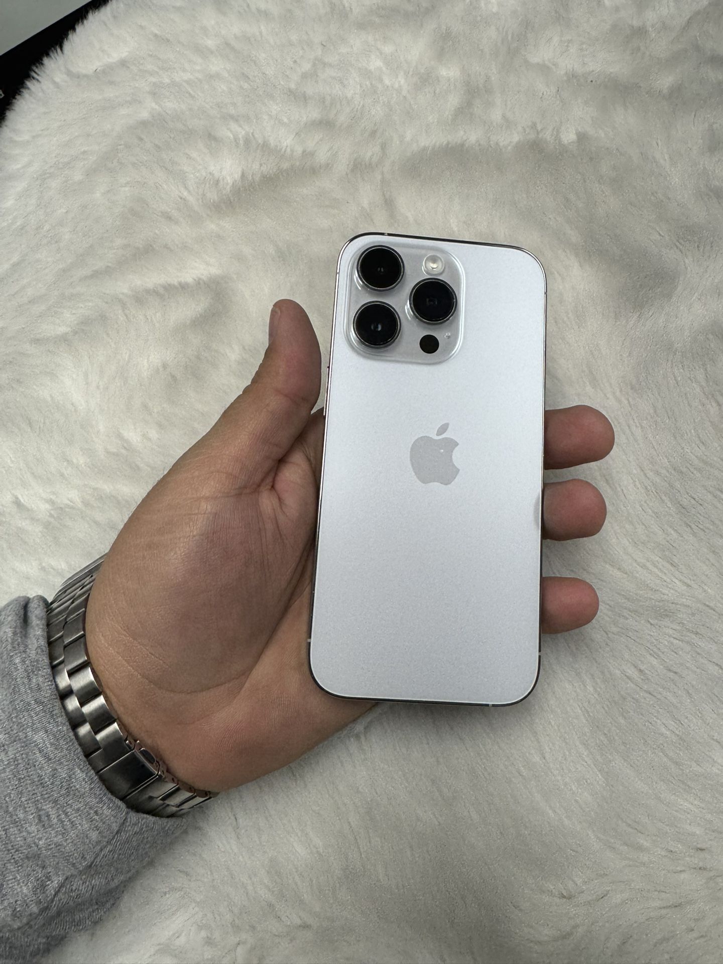 Apple iPhone 14 Pro 512GB AT&T Only $450