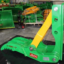 Mini Excavator Caterpillar Weld-On Manual Thumb, Fits All Machine That Weight 3 To 6 Tons