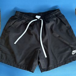 Nike Sportswear Woven Flow Shorts Men Black/White Logo, Size Large, AR2382-010