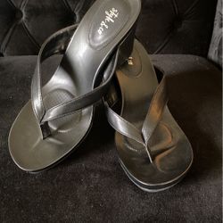 Woman’s Wedge Sandals 