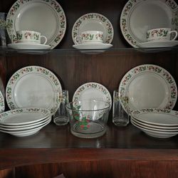 Christmas Dishes Set Of 8 $50. 