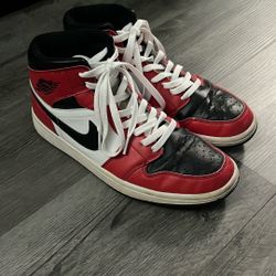 Nike jordan 1s chicago toe 