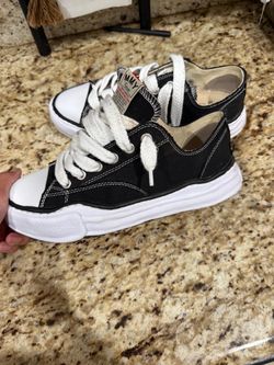 Madison muharas size 10