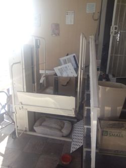 Wheel chair lift
