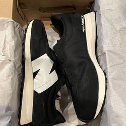 New Balance 327 'Black White'