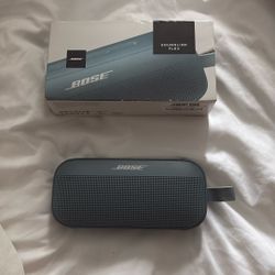 BOSE Soundlink Bluetooth speaker