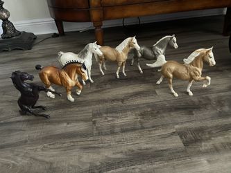 6 Breyer Horses  Classic Collection In Good Condition $70 Firm On Price