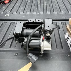 Air Suspension Compressor Rear Replacement For Nissan Armada