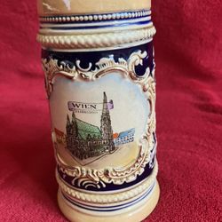 Vintage German ceramic beer stein WEIN STEFANSDOM 5" ‼️ Tons Of VINTAGE Items Here ...
