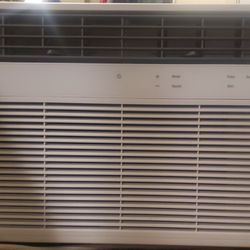 GE ENERGY STAR 10,000 BTU Smart Electronic Window Air Conditioner 