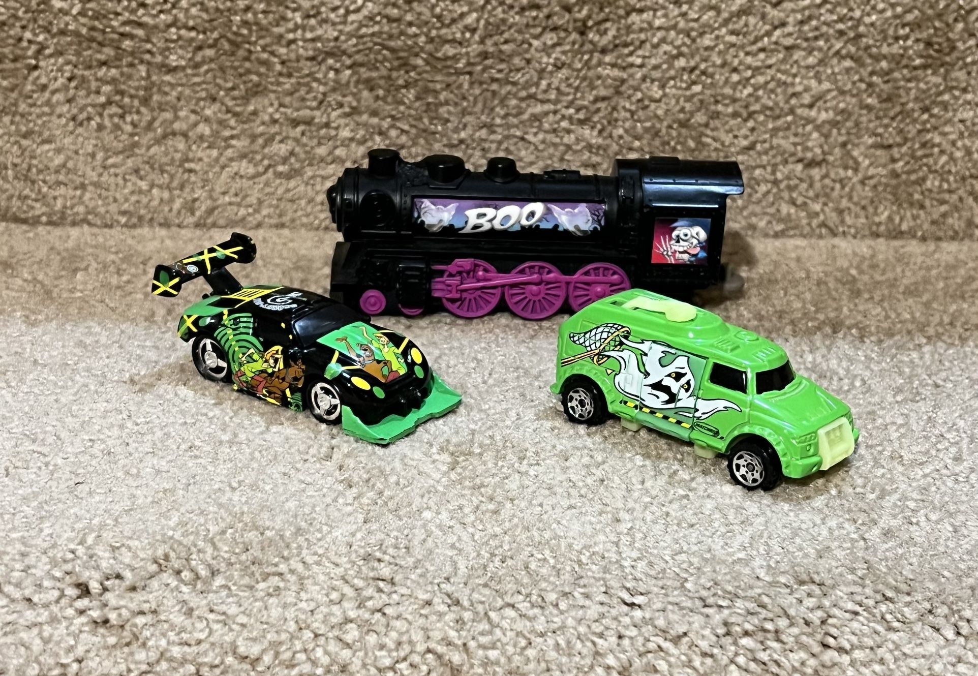 Matchbox 2000 Ghost catcher Truck Scooby doo car Lionel train Halloween die cast