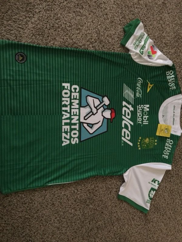 Leon home 17-18