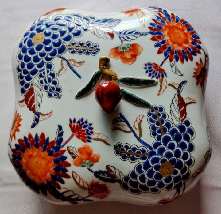 Early 1900's Imari Arita Sweet Meat Lidded Container