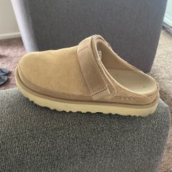 SIZE 7 UGGS