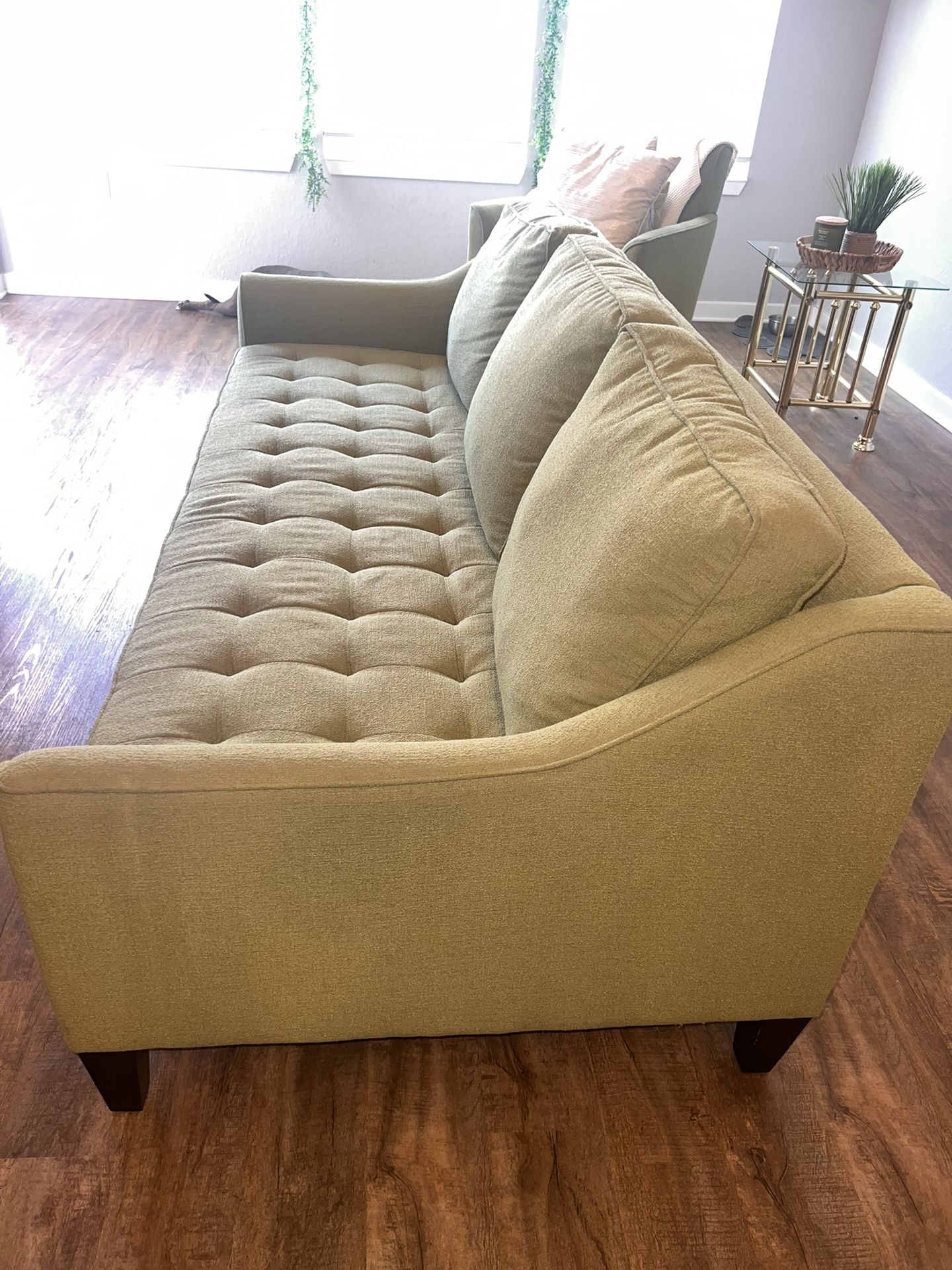 Beautiful Havertys Green Sofa and Chair For Sale!!!! Needs To Go ASAP!