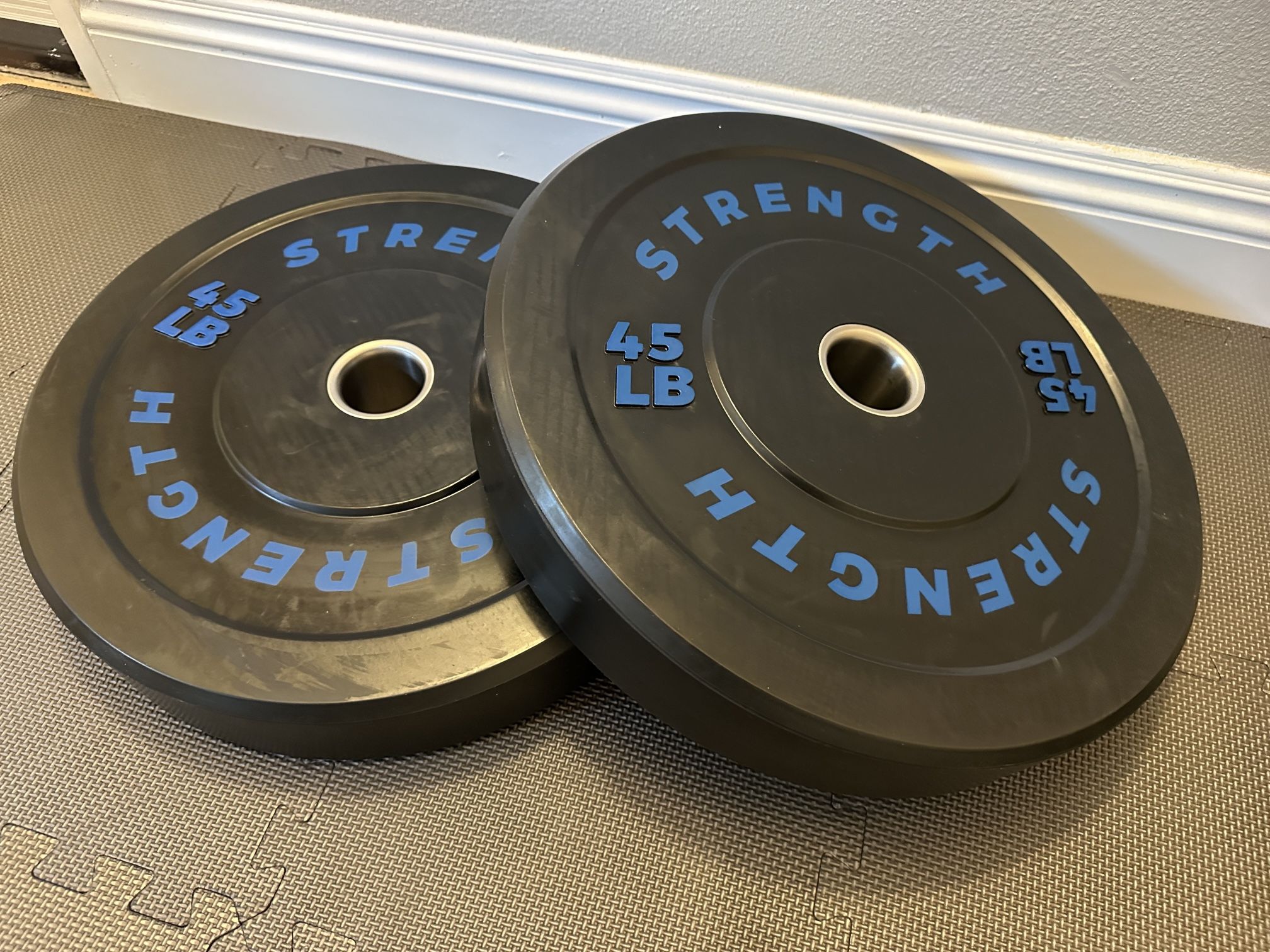 🏋️ Brand New 210 LB Olympic Weight Plate Set – $275 (Amazon $379.99)
