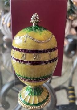 New Decorative Enamel Egg With Roman Numerals & Rhinestones on Top
