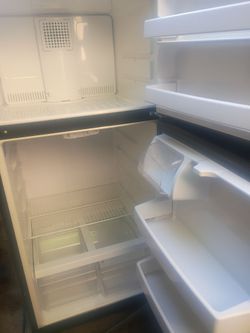((USED))Hotpoint refrigerator 15.6 -cu ft standard