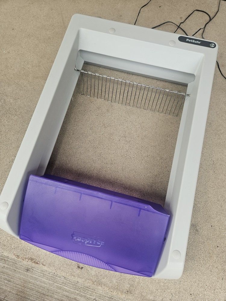 Scoop Free Litter Box 