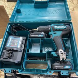 Makita Driver Drill Kit 