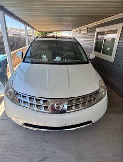 White Nissan Murano