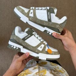 Louis vuitton shoes size 10