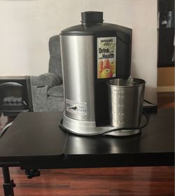 Juice Extractor Waring Pro. Like New. Pick Up in Van Nuys CA