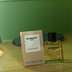 Burberry Hero Eau De Toilette Mini 