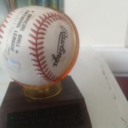 Hank Aaron signature ball