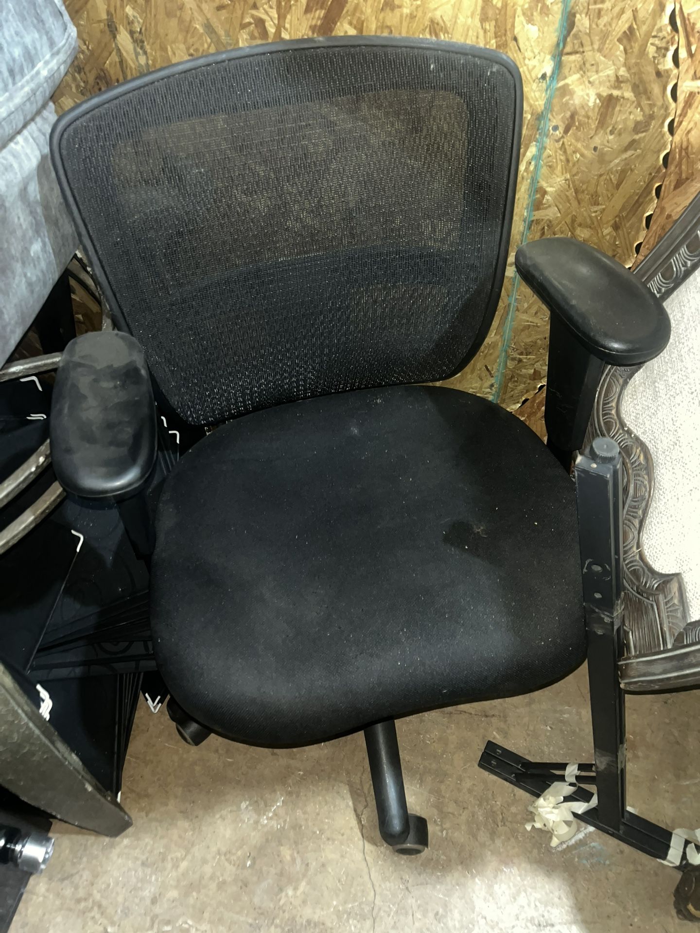 Adjustable Arm Rests And Seat