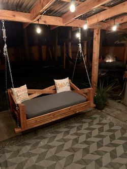 Hanging daybed/Porch swing