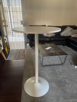 Cocktail table