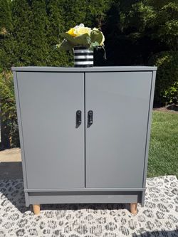 Cabinet or hutch