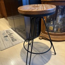 2 Bar Stool