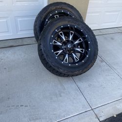 20 X9 Fuel Wheels Tire Zise,,,33x12 50-R20 LT