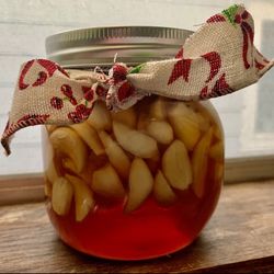 Organic Fermented Honey Infused Garlic 1.5lbs Glass
