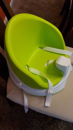 Twist Contour Booster Seat