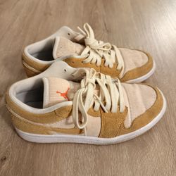 Air Jordan 1 Lows Twine - Size 7 Womens 