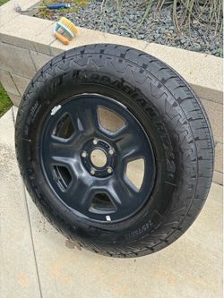 Jeep wheels and tires set of 5 220$