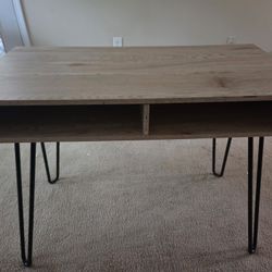 Desk/ Escritorio