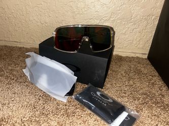 Oakley Sutro