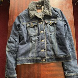 Levi Strauss Women’s Denim Jacket Sherpa Lined - LARGE