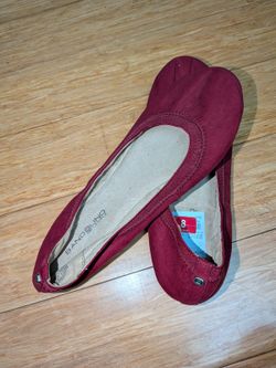 Maroon ballet flats size 8