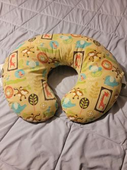 Boppy Pillow **LIKE NEW**