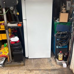 New GE Refrigerator With Ice Maker