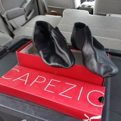 Capezio Slip On E Series Jazz Ballet? Shoes, Brand New Size 12M 