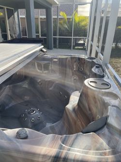 2021 Like New Coast Spas UUZPF40 Hot Tub 7 Seats 40 Jets - Brandon, FL
