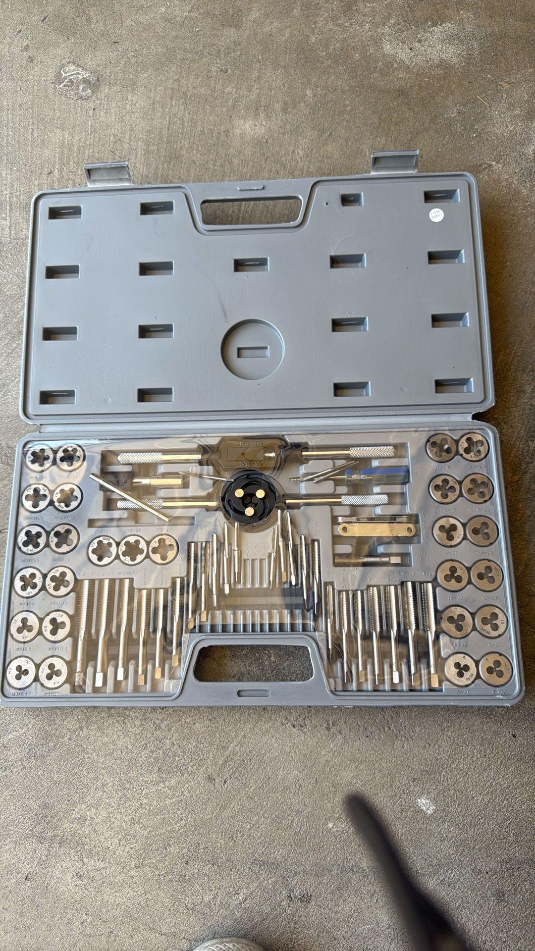 60 Piece Tap And Die Set