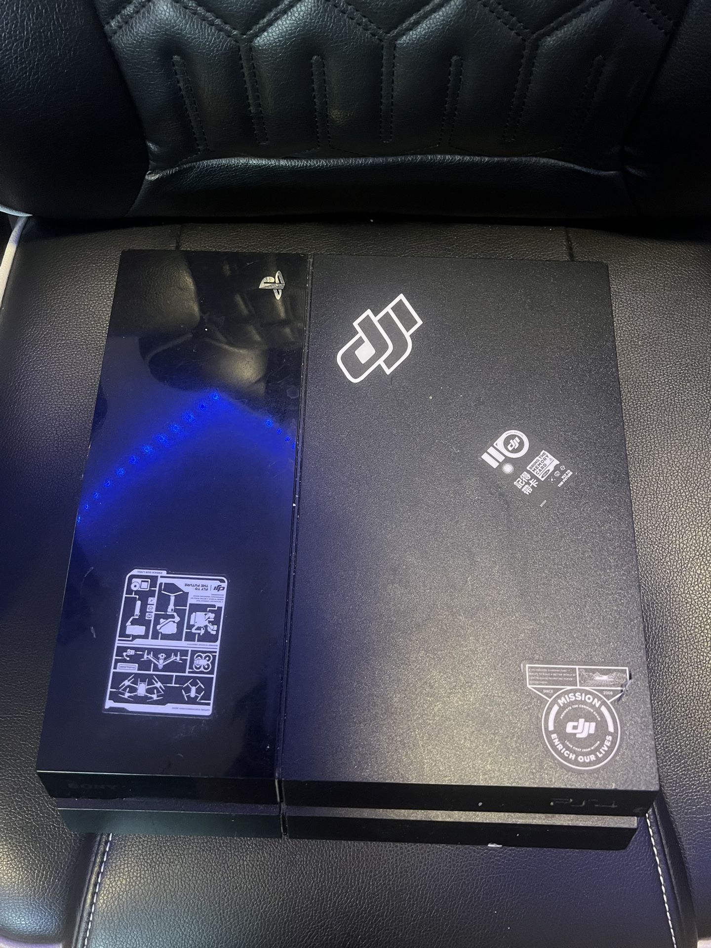 PS4 Great Condition Come With Cords And Controller